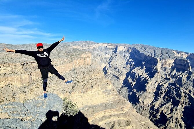 2-Days 1 Night Private Jebel Shams Tour - Nizwa Souq and Nizwa Fort, two sides of Oman’s old capital