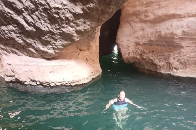 2 Days Private Wadi Shab Tour in Desert Safari - Sunrise, Dates, And A Bedouin Visit