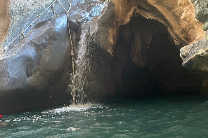 2 Days Private Wadi Shab Tour in Desert Safari - What The $598.65 Price Really Covers