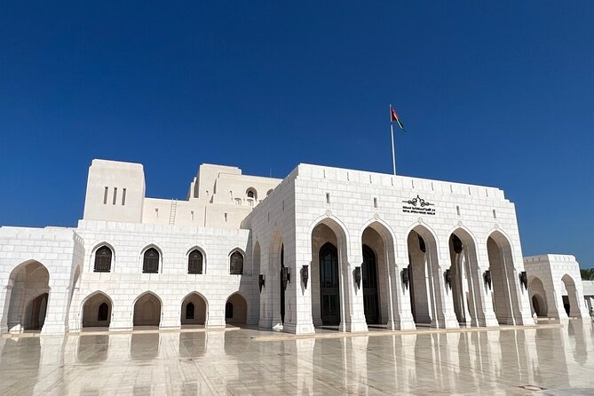 4-Hour Muscat City Tour Afternoon Till Evening - Al Alam Palace in old Muscat