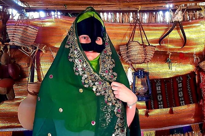 5-Days Private Oman Tour – Mountains, Deserts & Coastline - Day 3: Sur, dhow building, and an evening in the desert