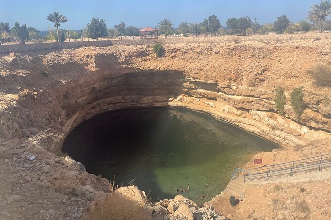 5-Days Private Oman Tour – Mountains, Deserts & Coastline - Day 5: Nizwa Fort, Al Hamra, and Oman’s Grand Canyon