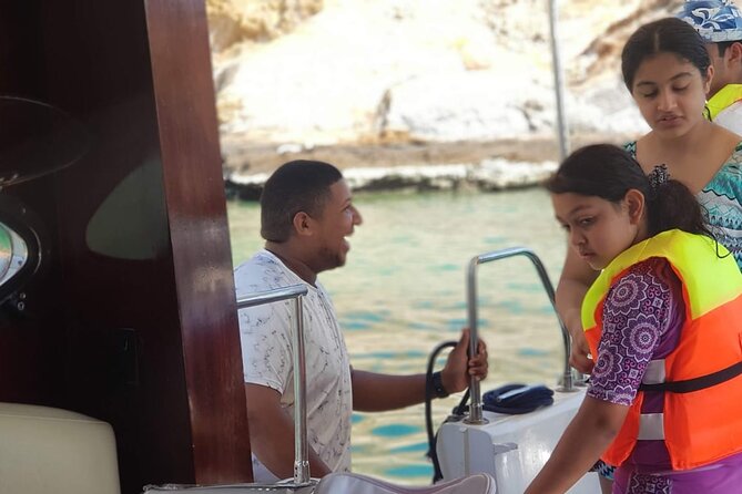 Daymaniyat Islands Snorkeling 2 different snorkeling sites and Lunch included - Who will enjoy this outing most?