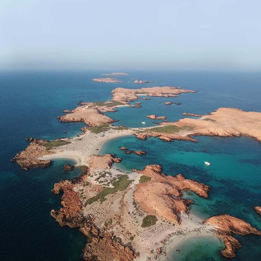 Daymaniyat Islands Snorkeling with Picnic Lunch - Kayaks, paddleboards, and a short island walk