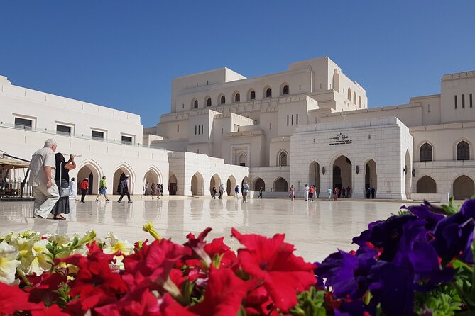 Discover Muscat - Shopping for souvenirs at Mutrah Souq