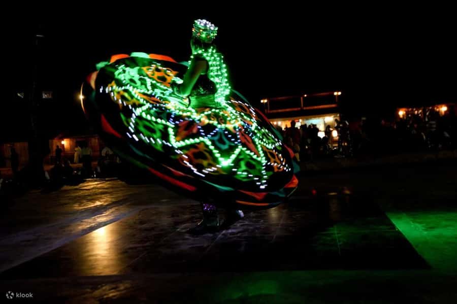 Dubai: Desert Safari with BBQ Dinner - Sandboarding and the sunset photo stop