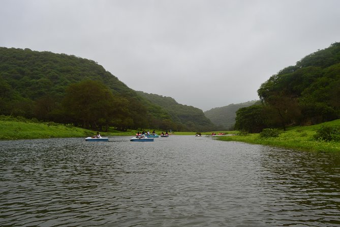East & West Salalah Combination Tour - Darbat Waterfall, Mughsail - Haffa: Coconut Trees and Frankincense Shopping