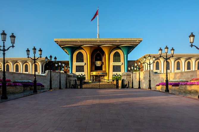 Enjoy a traditional Omani local style tour around Muscat - Mutrah Souq: the most hands-on part of the route