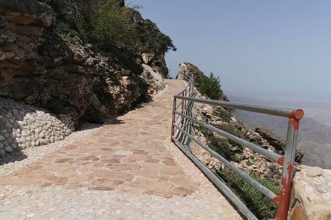 Explore Samhan Mountain – Half-Day Getaway with Lunch Included. - Tawi Attair Sinkhole: a brief look into Dhofar’s geology
