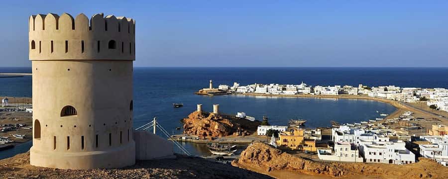 From Muscat: 4-Day Oman Highlights Tour - Day one: Nakhl Fortress and the mountain road