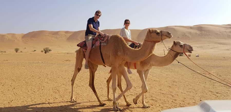 From Muscat: Desert Overnight and Wadi Bani Khalid - Sunrise and breakfast before the return