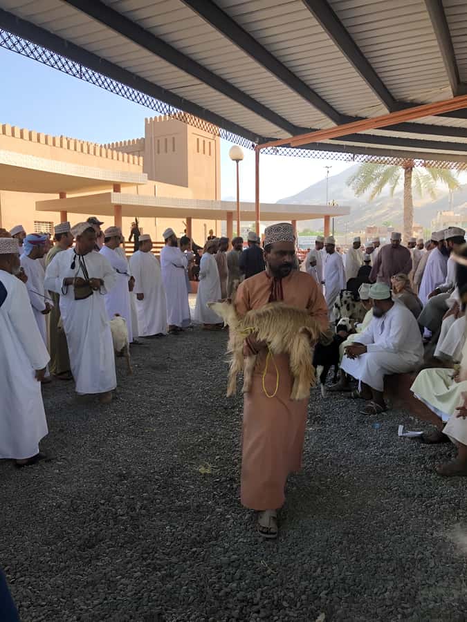 From Muscat: Nizwa and Oman's Historical Gems Tour - Option One: Nizwa Friday Market and Al Hamra