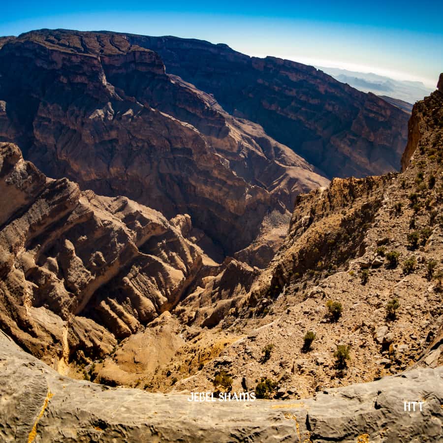 From Muscat: Nizwa Day Trip with Grand Canyon - Nizwa Fort and the round tower