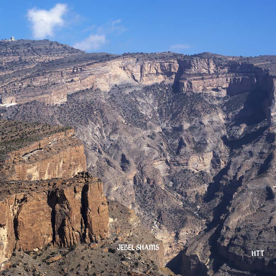 From Muscat: Nizwa Day Trip with Grand Canyon - Misfah al Abriyyin and its old stone homes