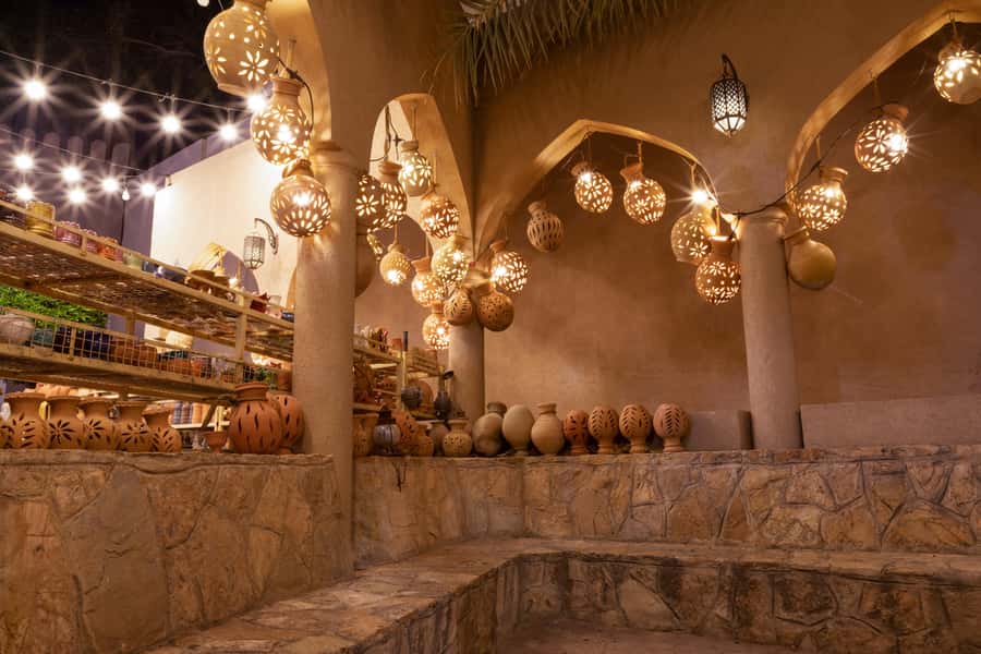From Muscat: Nizwa Guided Tour with Optional Overnight Stay - Returning to Muscat or waking in Nizwa