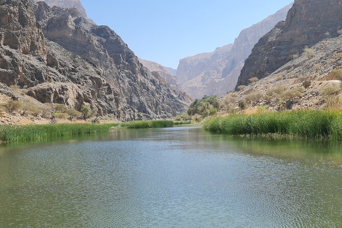 Full-Day Bimmah Sinkhole and Wadi Al Arbeieen Tour - What the private 4WD setup adds