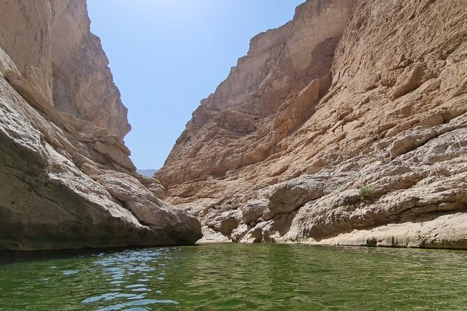 Full-Day Bimmah Sinkhole and Wadi Al Arbeieen Tour - Wadi Shab: a photo stop, not a full visit