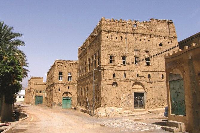 Full-Day Grand Canyon and Nizwa Tour by 4x4 - Leaving Muscat for the Hajar Mountains