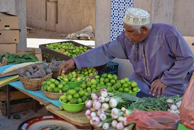 Full Day Nizwa & Jebel Akhdar Guided Tour - Nizwa Souq: Old Market Halls With Everyday Goods