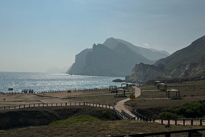 Full-Day Private Salalah West Tour with Lunch - Al Mughsail Beach and its shaded gazebos