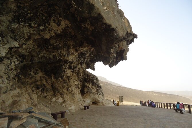 Full-Day Private Salalah West Tour with Lunch - Lunch and the return through Dhofar