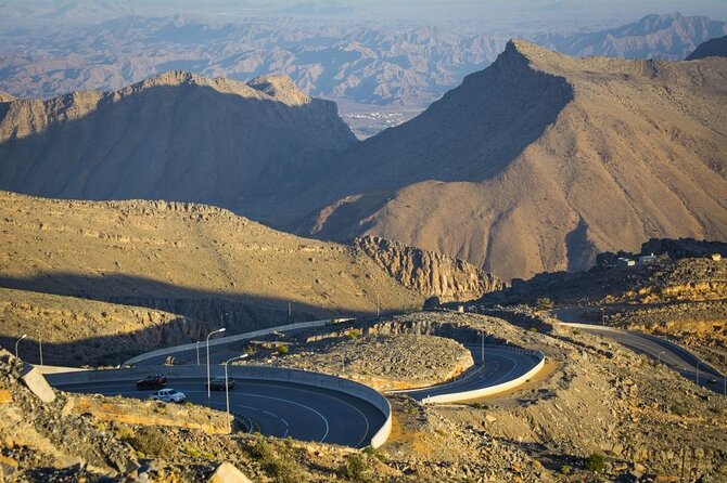 Full-day private tour- Nizwa and Jabal Akhdar - The long road from Muscat to Nizwa