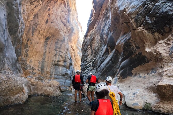 Full Day - Snake Canyon Adventure Tour in Jebel Shams region - Entering Snake Canyon from Bald Sayt