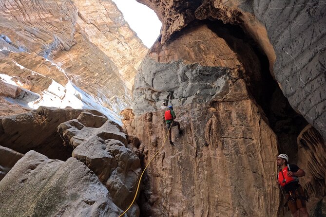 Full Day - Snake Canyon Adventure Tour in Jebel Shams region - Swimming, jumps, and cave crossings