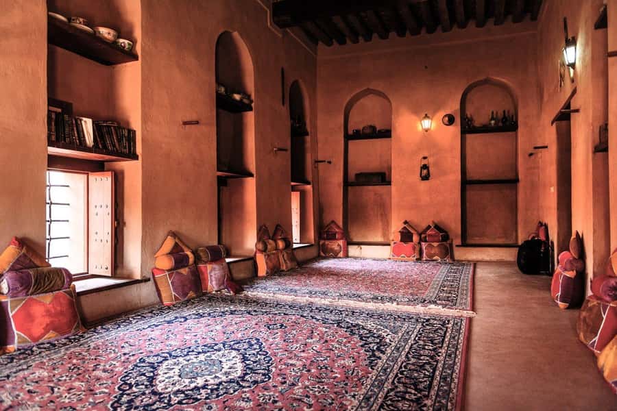 Full-Day Tour in Oman: Enchanting Forts of Nizwa and Jabreen - How the timing affects the experience