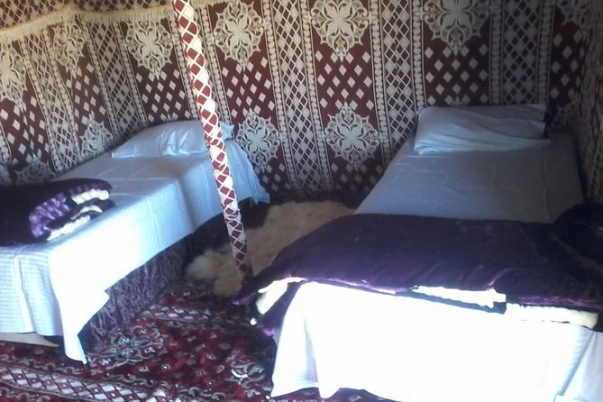 Golden Dunes Getaway: Overnight Safari in Salalah’s Empty Quarter - Sunrise, breakfast, and the return to Salalah