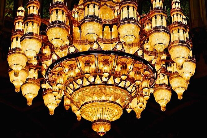 Half-Day Private Guided Muscat City Sightseeing Tour - Qurum Beach with bread, honey, and karak tea