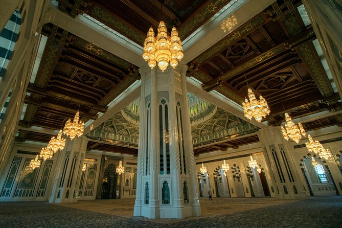 Half-Day Private Muscat City Tour 4 Hours - Sultan Qaboos Grand Mosque: start with Oman’s modern identity