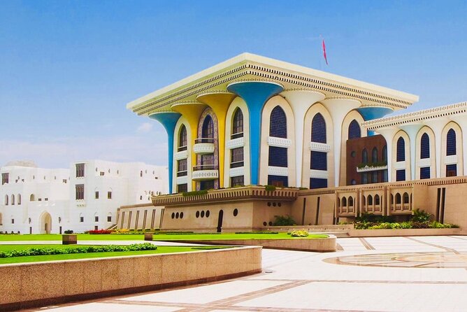 Half-Day Private Muscat City Tour - Top Landmarks in Just 4 Hours - Guides, Vehicles, and the Private Advantage