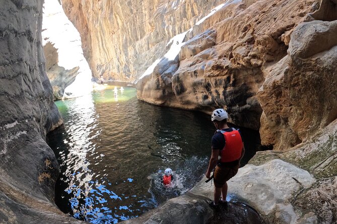 Half Day - Snake Canyon Adventure Tour in Jebel Shams - The 10-meter abseil