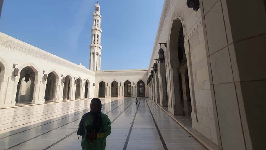Highlights of Muscat city tour in private car with guide - Grand Mosque: plan around the Friday closure