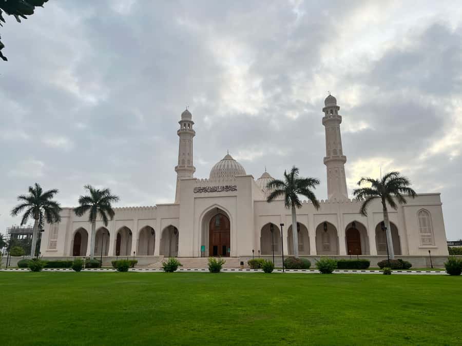 Historical Salalah City Tour with Culture, Food & Shopping - Key points to know before booking