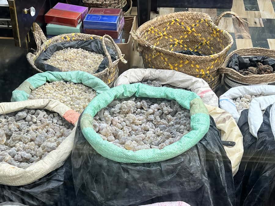 Historical Salalah City Tour with Culture, Food & Shopping - Guides and the human side of the tour