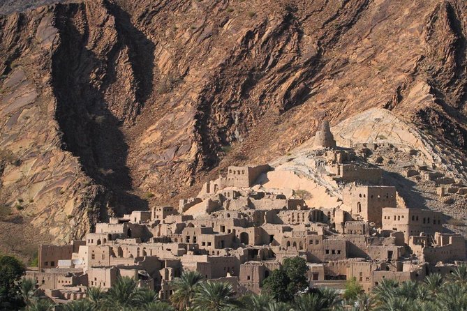 Jebel Shams, Balcony Walk & Al Hamra Village - The three-hour road to the mountain plateau