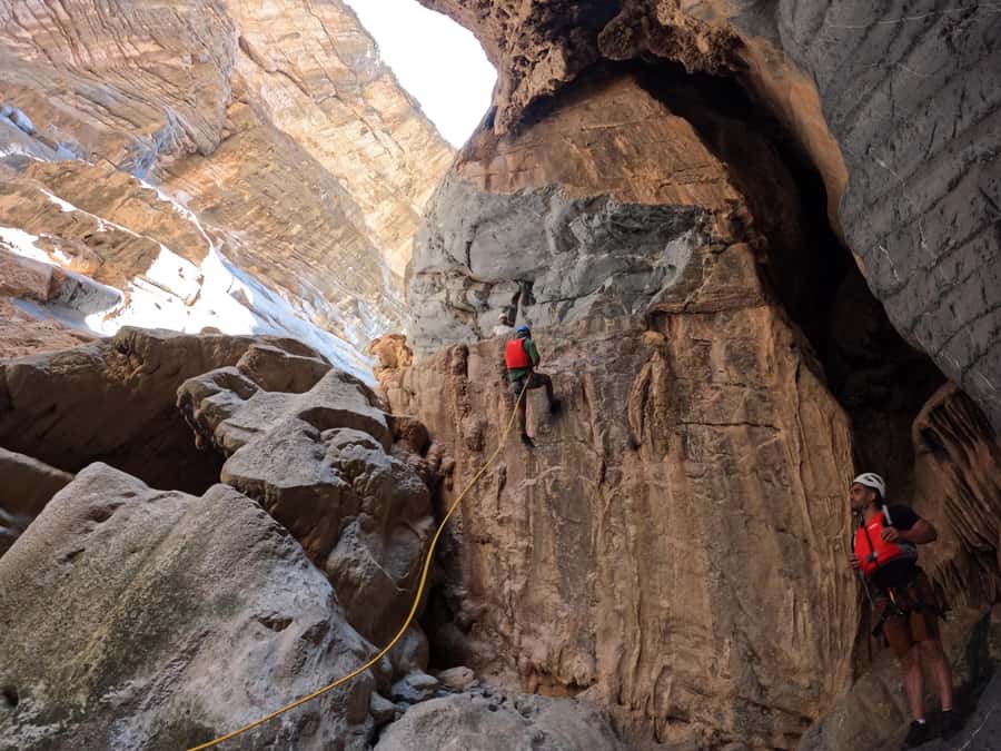 Jebel Shams: Full Day Adventure Tour through Snake Canyon - Why Snake Canyon feels different from a standard mountain tour