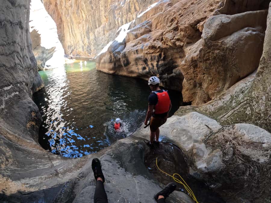 Jebel Shams: Full Day Adventure Tour through Snake Canyon - The six-hour route through the canyon