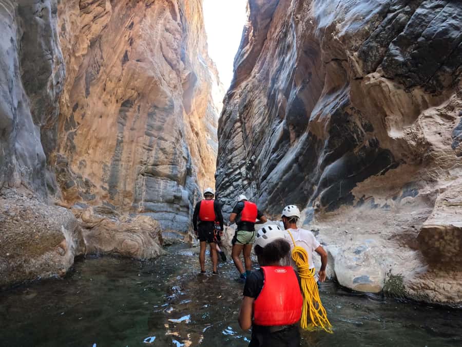 Jebel Shams: Full Day Adventure Tour through Snake Canyon - Reaching the Bilad Sayt meeting point