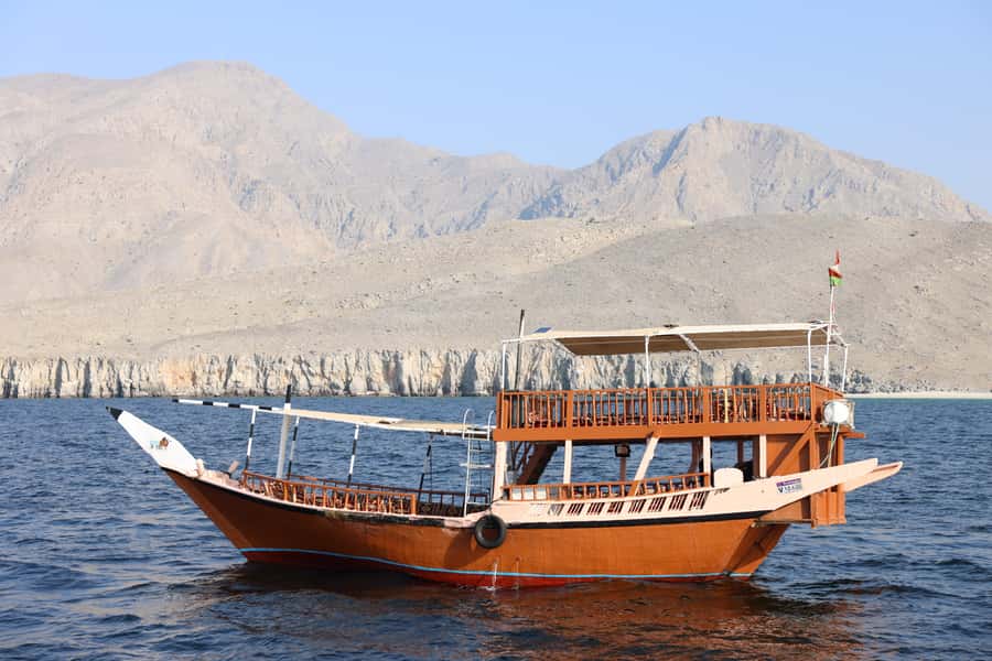 Khasab: Dhow Cruise with Lunch, Dolphin Watching& Snorkeling - Why Musandam works so well from a dhow