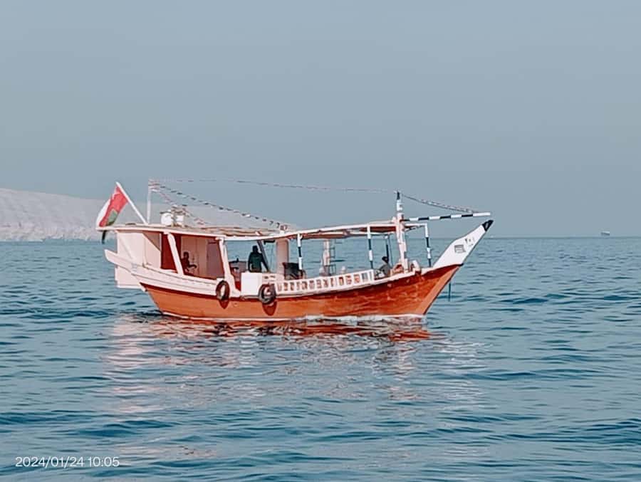 Khasab: Dhow Cruise with Lunch, Dolphin Watching& Snorkeling - Dolphin watching inside the fjords