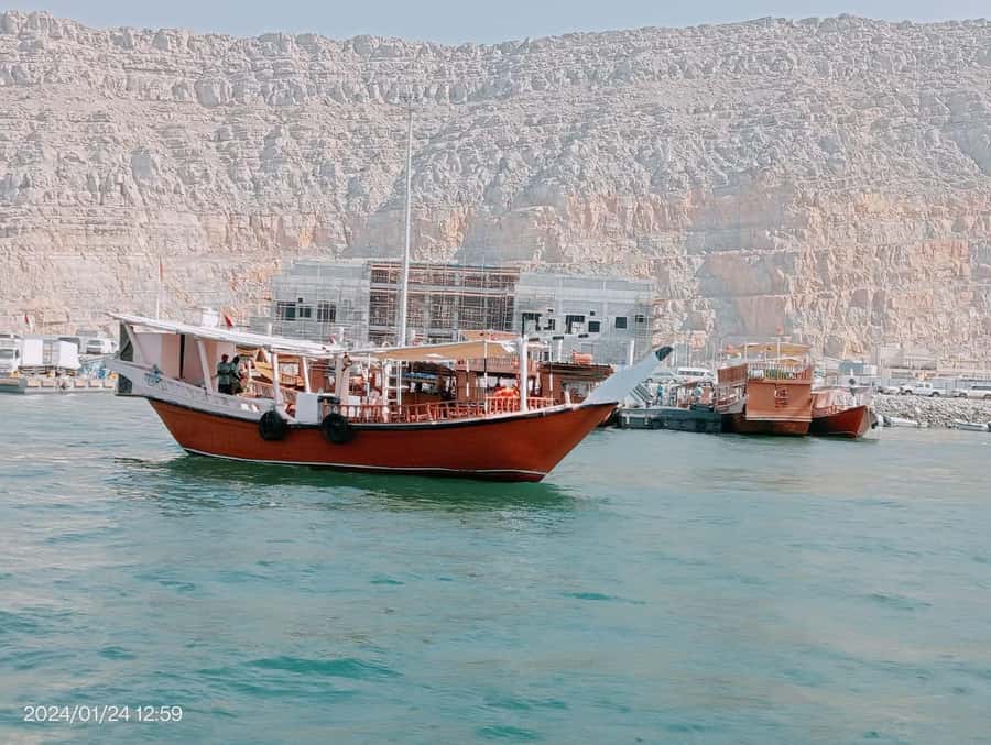 Khasab: Half-Day Dhow Cruise, Dolphin Watching, & Snorkeling - Comfort, Timing, and Small Drawbacks