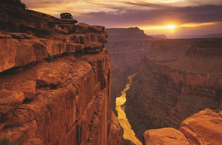 Majestic Canyon & Nizwa Cultural Journey from Muscat - Jebel Shams, Oman’s Mountain of the Sun