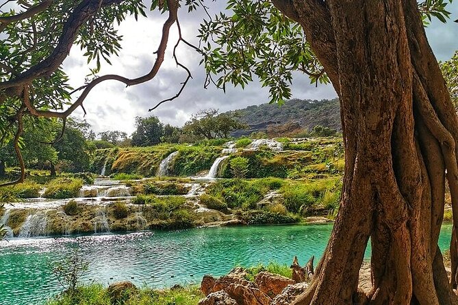 Mountain Safari, Camels, waterfalls & lunch (Group Tour) - Teeq Cave and the 211-metre Well of Birds