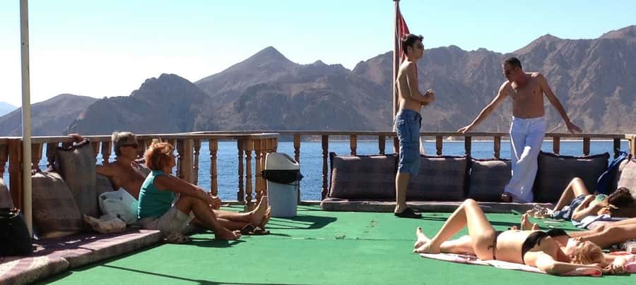 Musandam Khasab Full-Day Cruise with Transfers & Lunch - Telegraph Island and the first swim
