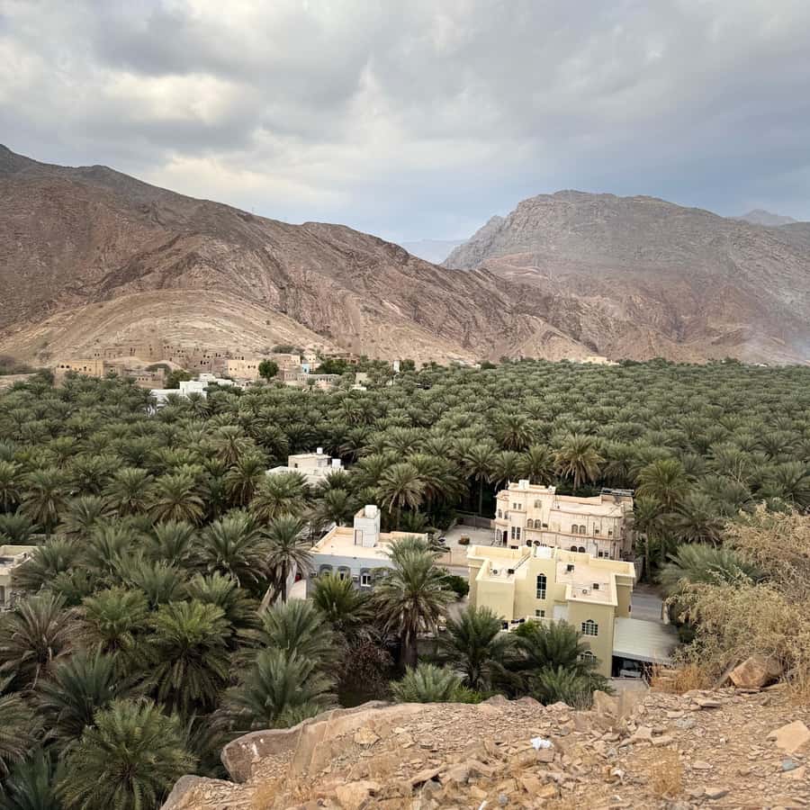 Muscat: 4x4 Adventure Through Jebel Akhdar and Nizwa - Lunch with a Mountain View