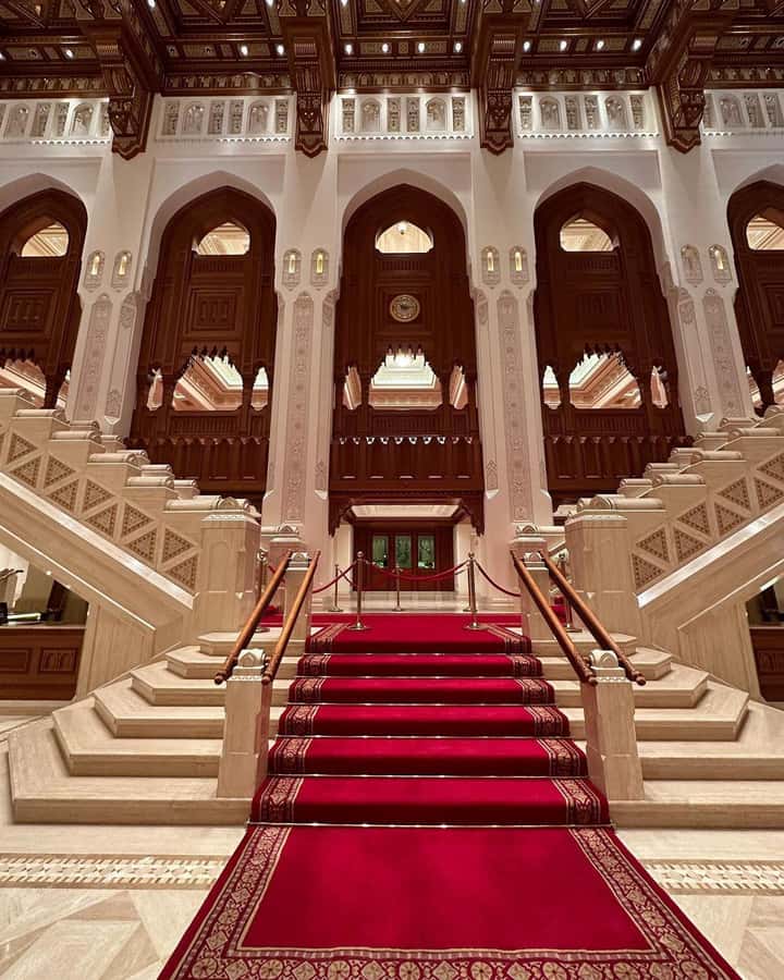 Muscat City Tour and life with Omani Guy ( luxury car). - The Grand Mosque starts the day with scale and detail