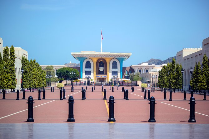 Muscat City Tour Full Day - Private Guided Tour from Muscat - Sultan Qaboos Grand Mosque: plan your morning carefully